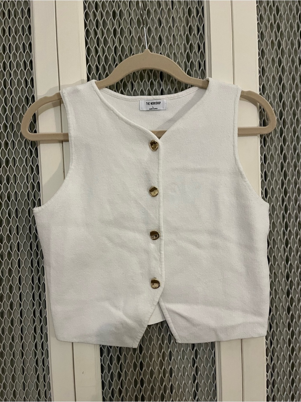 Workshop Republic Clothing White Button-Front Sleeveless Top